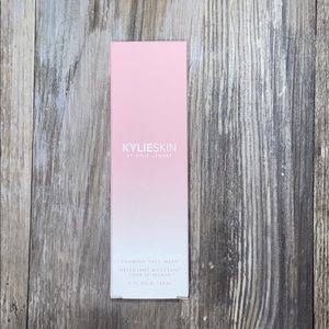 Kylie Skin Foaming Face Wash